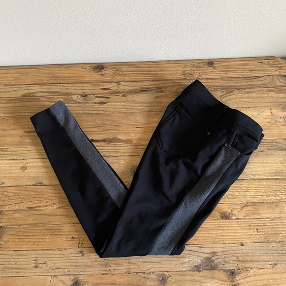 DKNY Jeans Women's Black with Gray Stripe Down Tapered Leg Stretch Pants Sz 2 - Picture 11 of 13